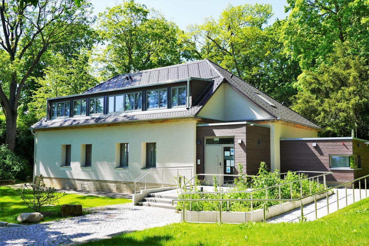 Pulverhuette Gaestehaus Im Egapark - Ein Projekt Der Lebenshilfe Erfurt Service Ggmbh Hotel Exterior photo